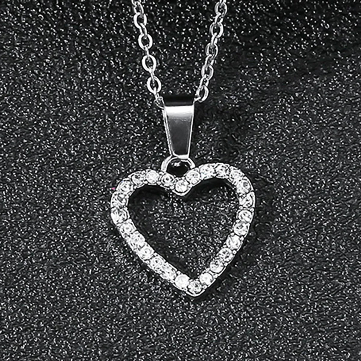 Simple Style Heart Shape Alloy Titanium Steel Inlay Rhinestones Pendant Necklace