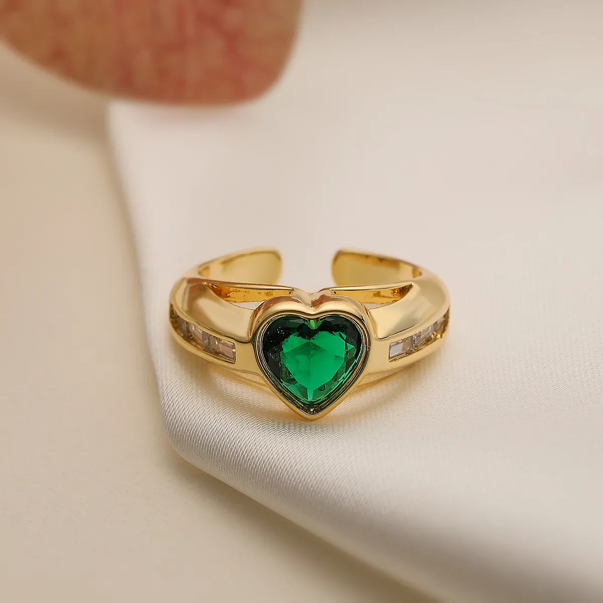 Simple Style Heart Shape Copper Plating Inlay Zircon 18k Gold Plated Open Rings