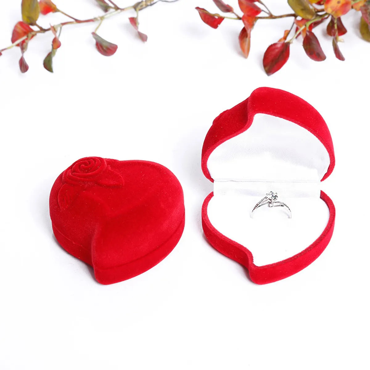 Simple Style Heart Shape Flannel Jewelry Boxes