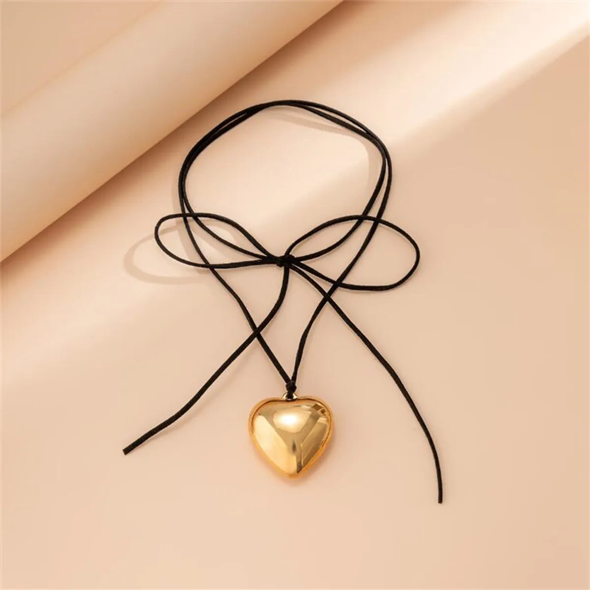 Simple Style Heart Shape Plastic Women's Pendant Necklace