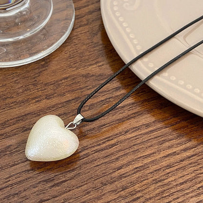 Simple Style Heart Shape Resin Three-dimensional Women's Pendant Necklace