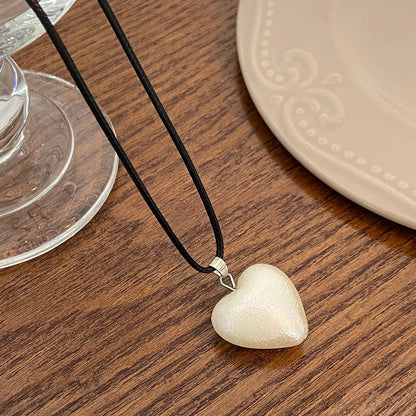 Simple Style Heart Shape Resin Three-dimensional Women's Pendant Necklace