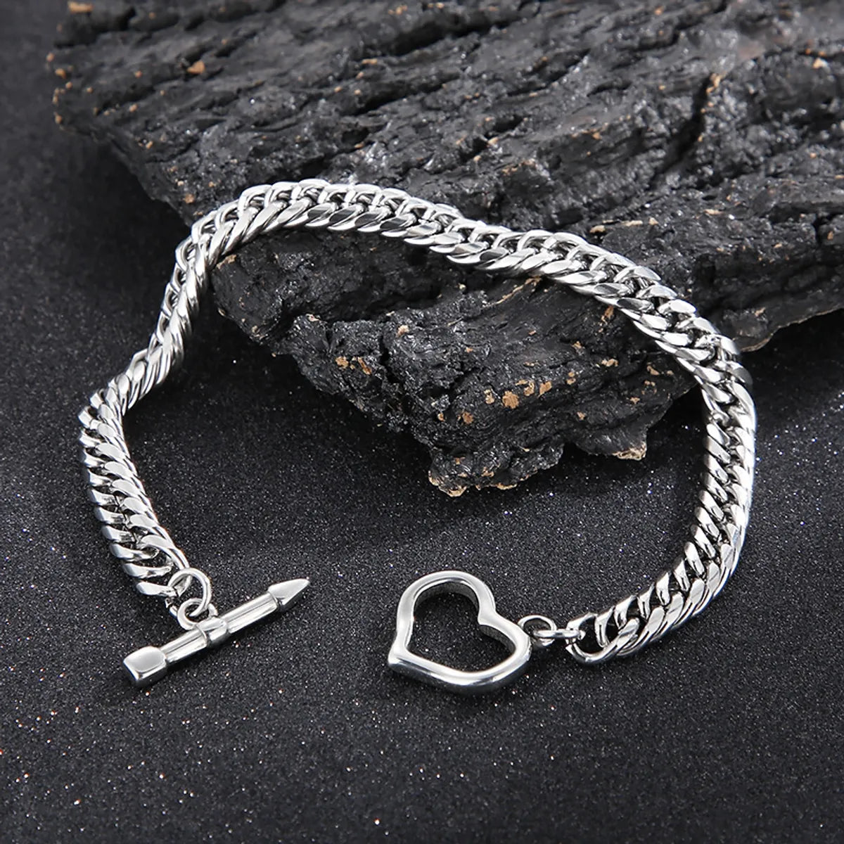 Simple Style Heart Shape Solid Color Stainless Steel Bracelets