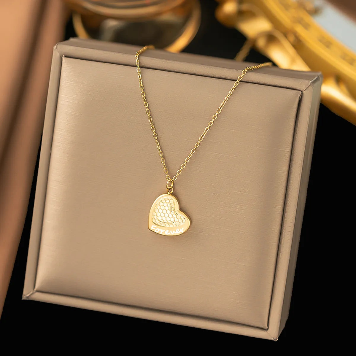 Simple Style Heart Shape Solid Color Titanium Steel Plating 18k Gold Plated Pendant Necklace