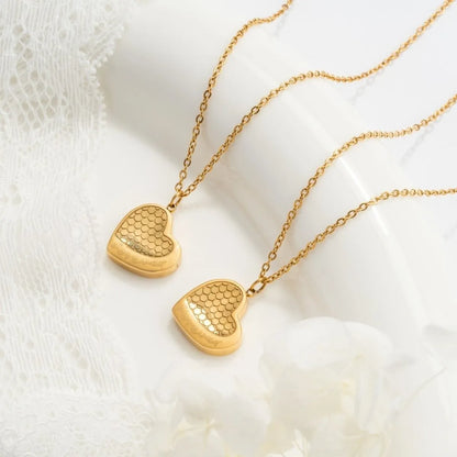 Simple Style Heart Shape Solid Color Titanium Steel Plating 18k Gold Plated Pendant Necklace