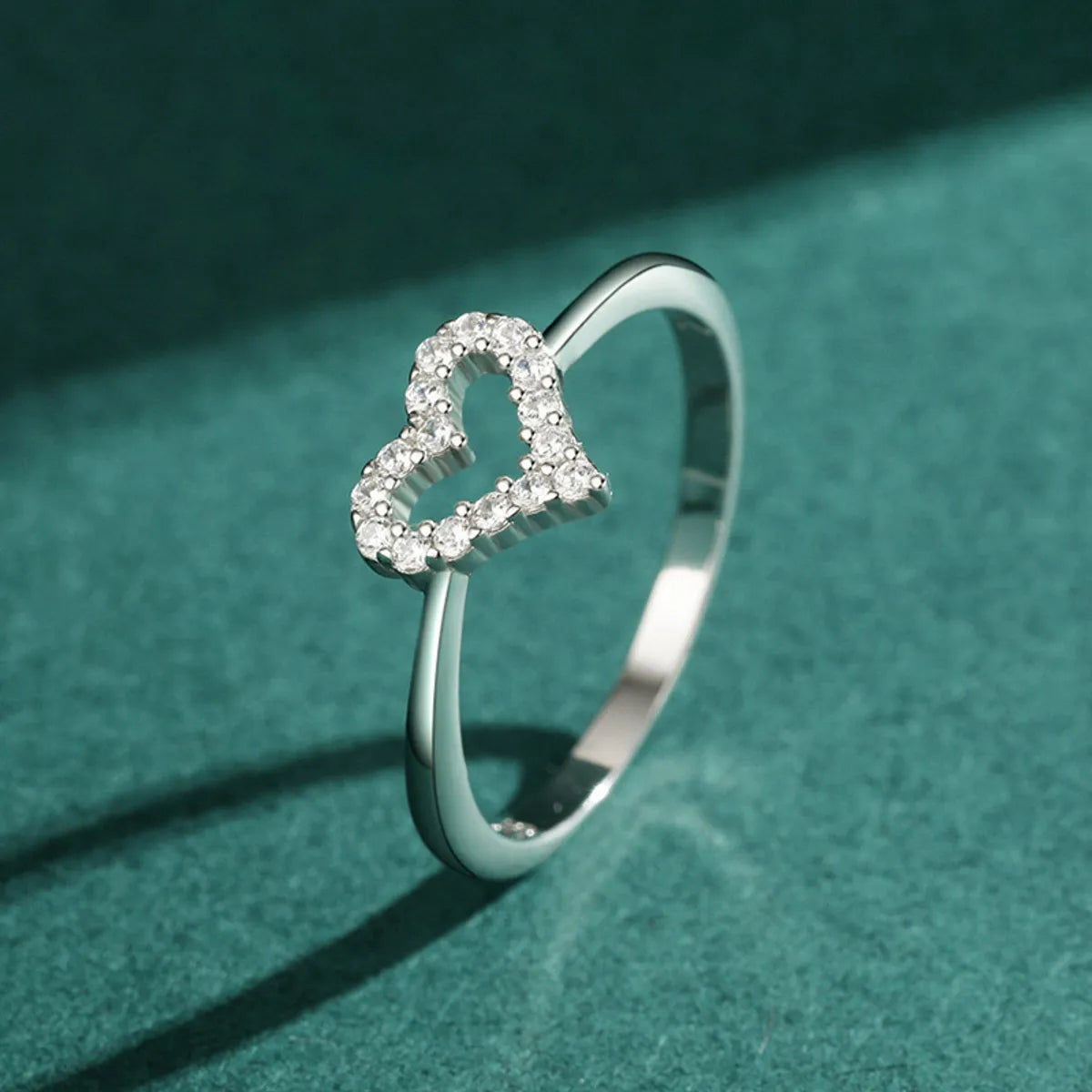 Simple Style Heart Shape Sterling Silver Inlay Zircon Rings