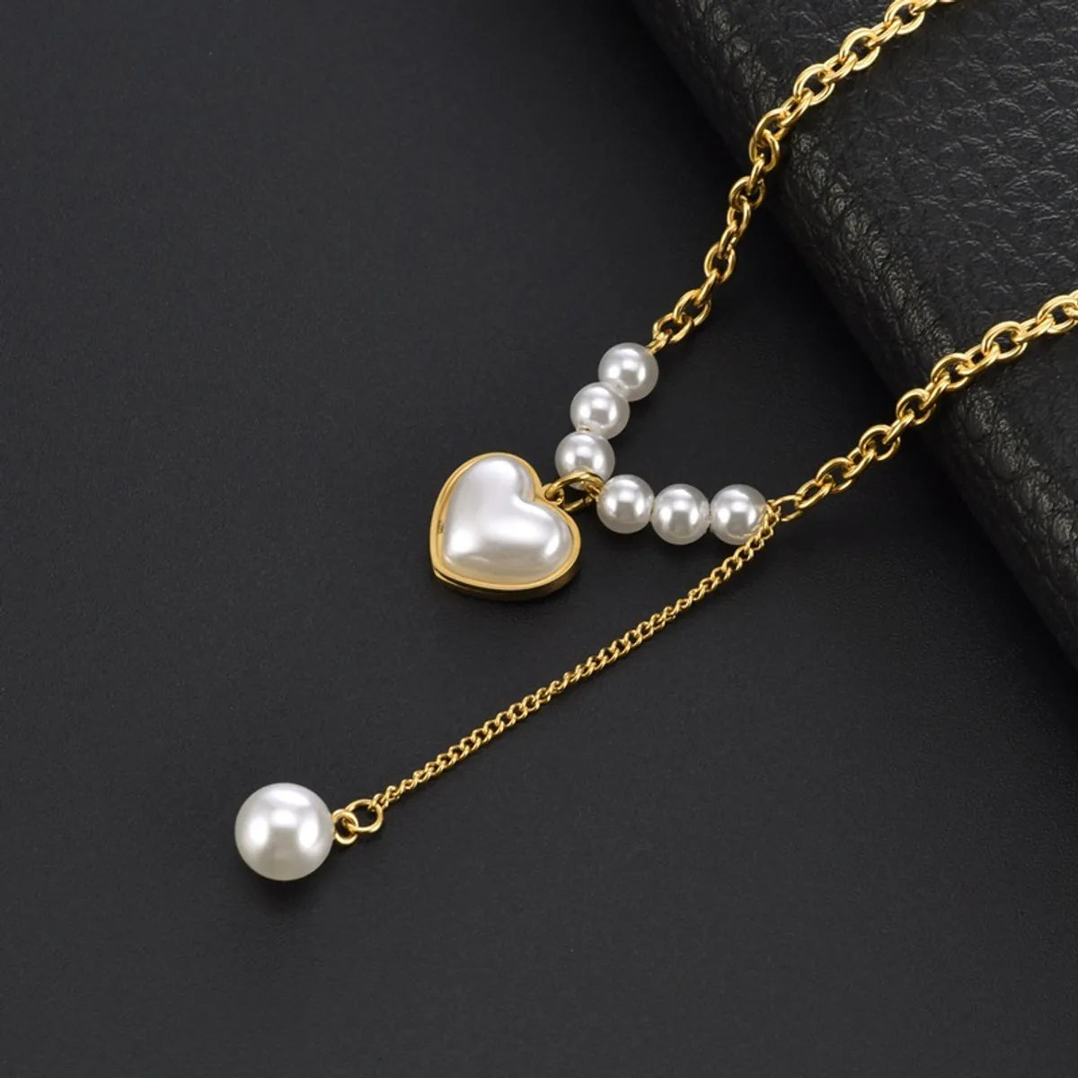 Simple Style Heart Shape Titanium Steel Inlay Artificial Pearls Necklace