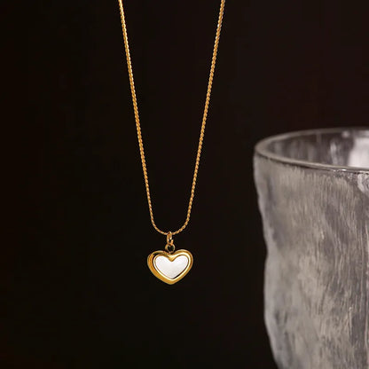 304 Stainless Steel 18K Gold Plated Simple Style Plating Heart Shape Acrylic Pendant Necklace