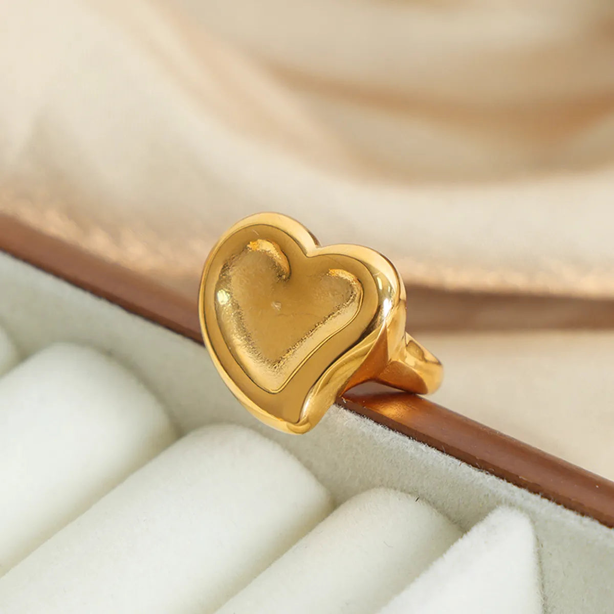 Wholesale Jewelry Simple Style Heart Shape Titanium Steel 18K Gold Plated Plating Rings