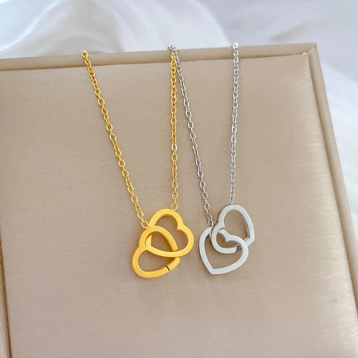 Simple Style Heart Shape Titanium Steel Copper Plating Gold Plated Pendant Necklace