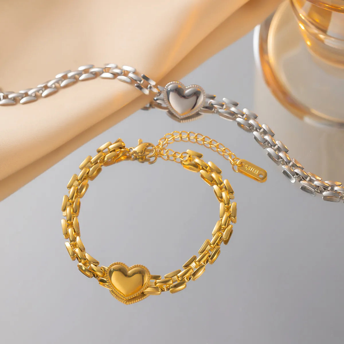 Simple Style Heart Shape Titanium Steel Polishing Plating 18k Gold Plated Bracelets