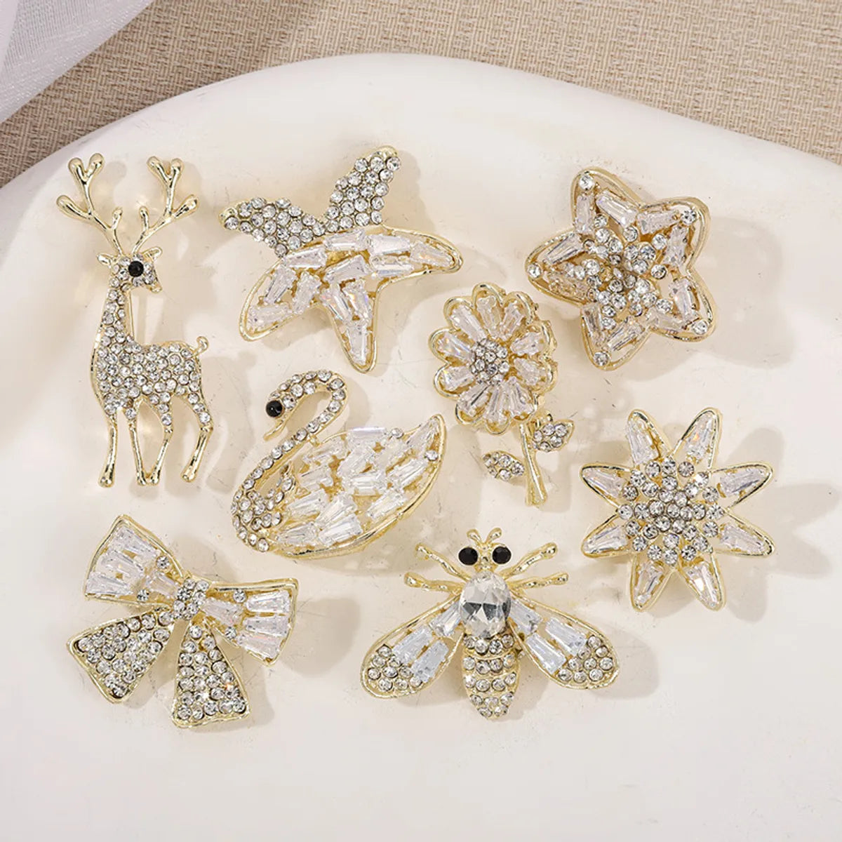 Simple Style Insect Flower Bow Knot Alloy Inlay Zircon Women'S Brooches