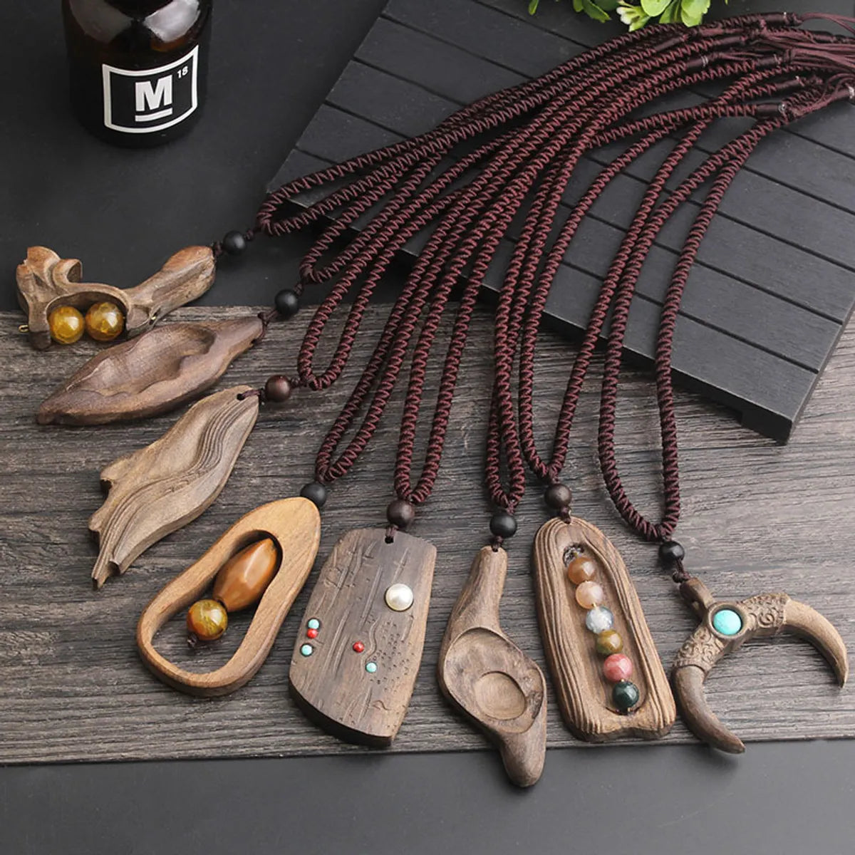 Simple Style Irregular Wood Handmade Women's Pendant Necklace 1 Piece