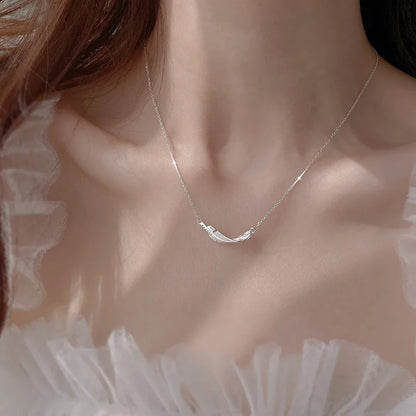 Feather Necklace Simple Pendant Fine Flash Diamond Clavicle Chain