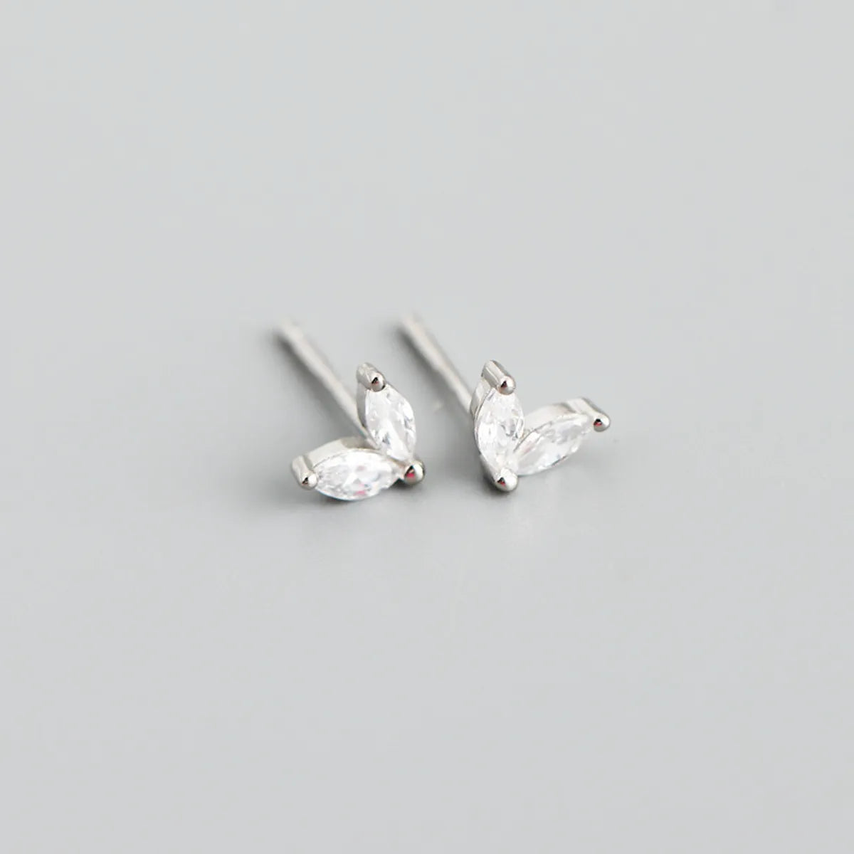 Simple Style Leaf Sterling Silver Inlay Zircon Ear Studs 1 Pair