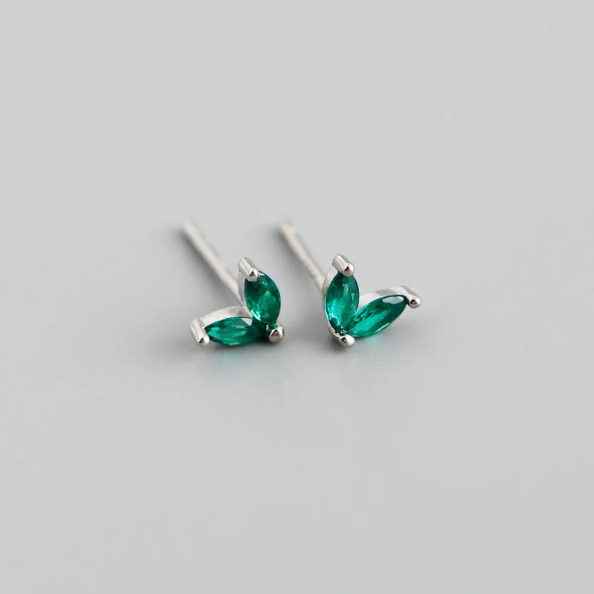 Simple Style Leaf Sterling Silver Inlay Zircon Ear Studs 1 Pair