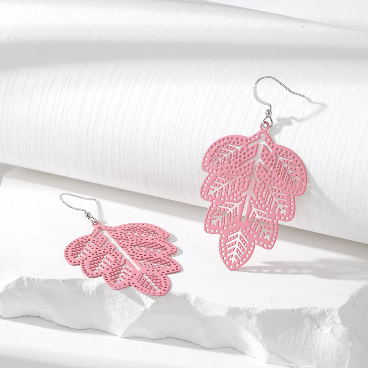 Simple Style Leaves Alloy Hollow Out Women's Drop Earrings