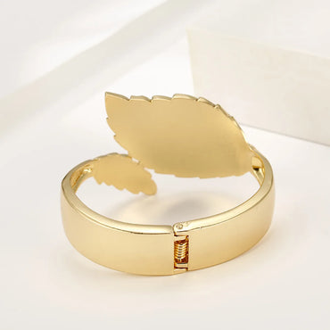 Simple Style Leaves Alloy Plating Gold Plated Women's Bangle