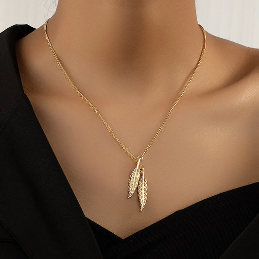 Simple Style Leaves Alloy Plating Gold Plated Women's Pendant Necklace