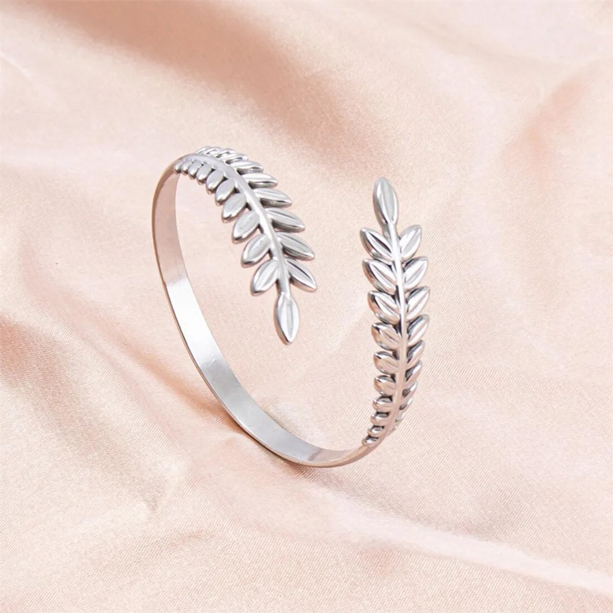 Simple Style Leaves 304 Stainless Steel 18K Gold Plated Bangle In Bulk