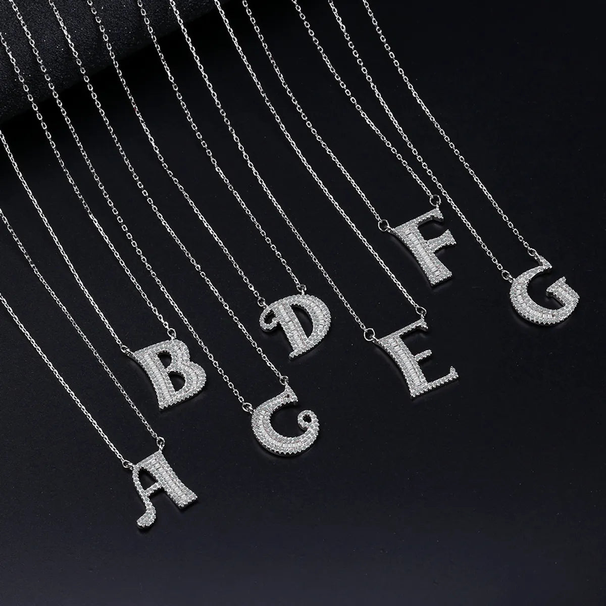 Simple Style Letter Copper Inlay Zircon Pendant Necklace