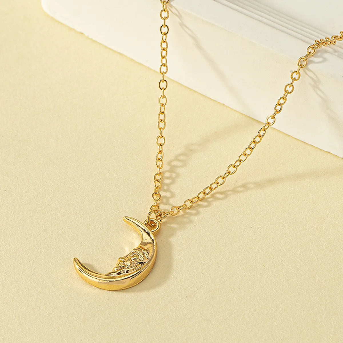 Simple Style Moon Alloy Zinc Plating Women's Pendant Necklace