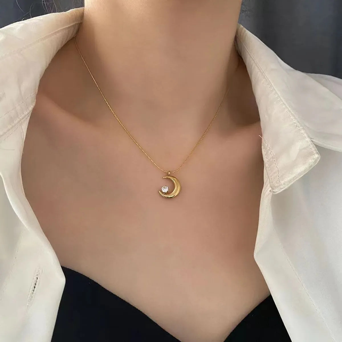 Simple Style Moon Titanium Steel Inlay Zircon Pendant Necklace