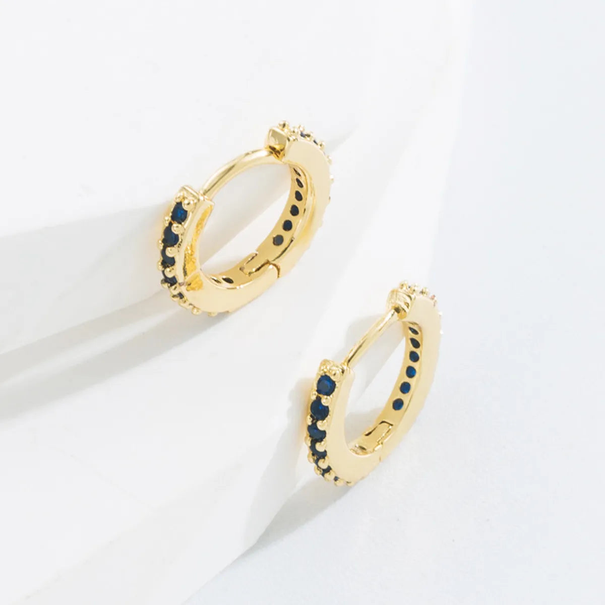 Simple Style O-shape Inlaid Zircon Copper Gold Plated Earrings