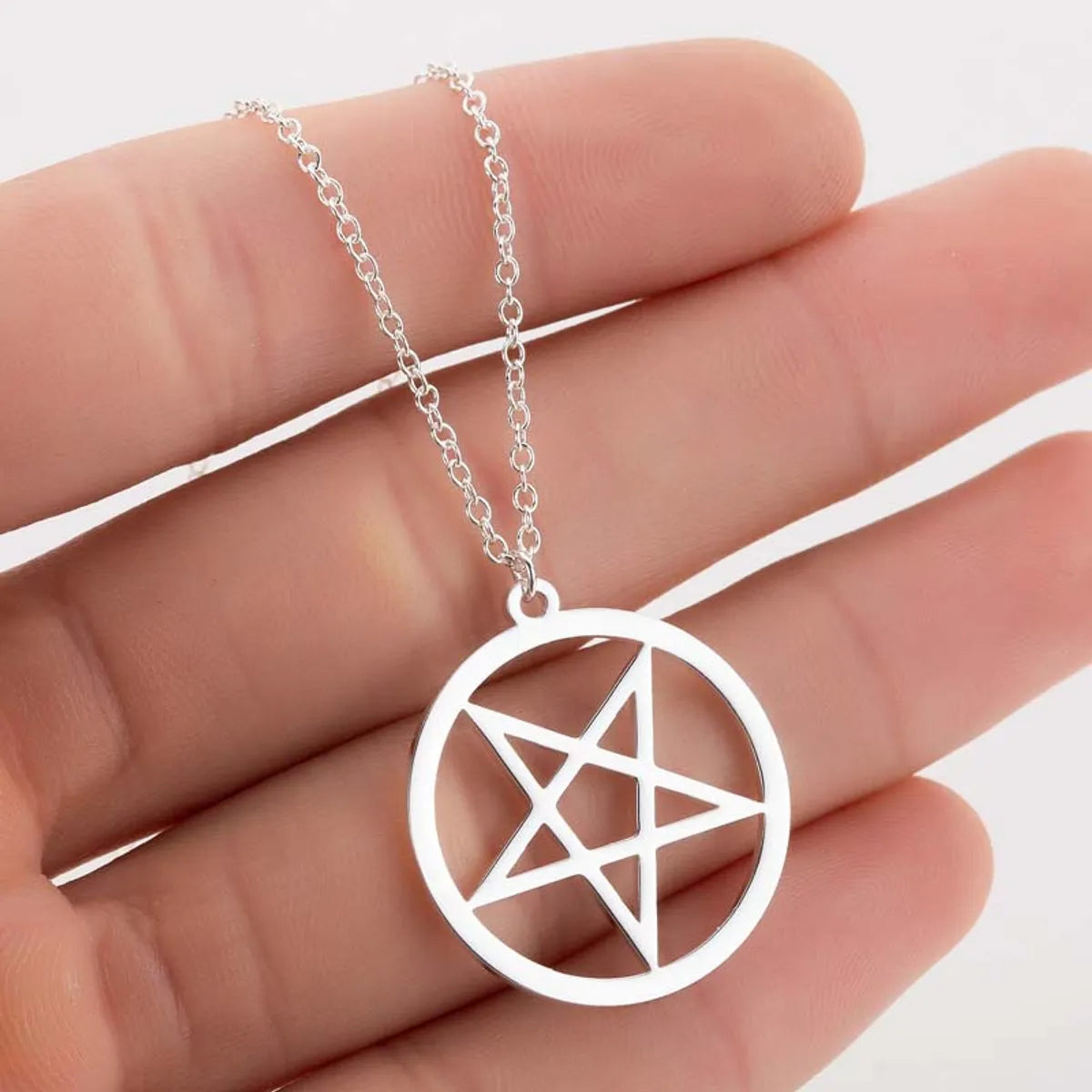 Wholesale Jewelry Simple Style Pentagram Round Alloy Iron Plating Hollow Out Pendant Necklace