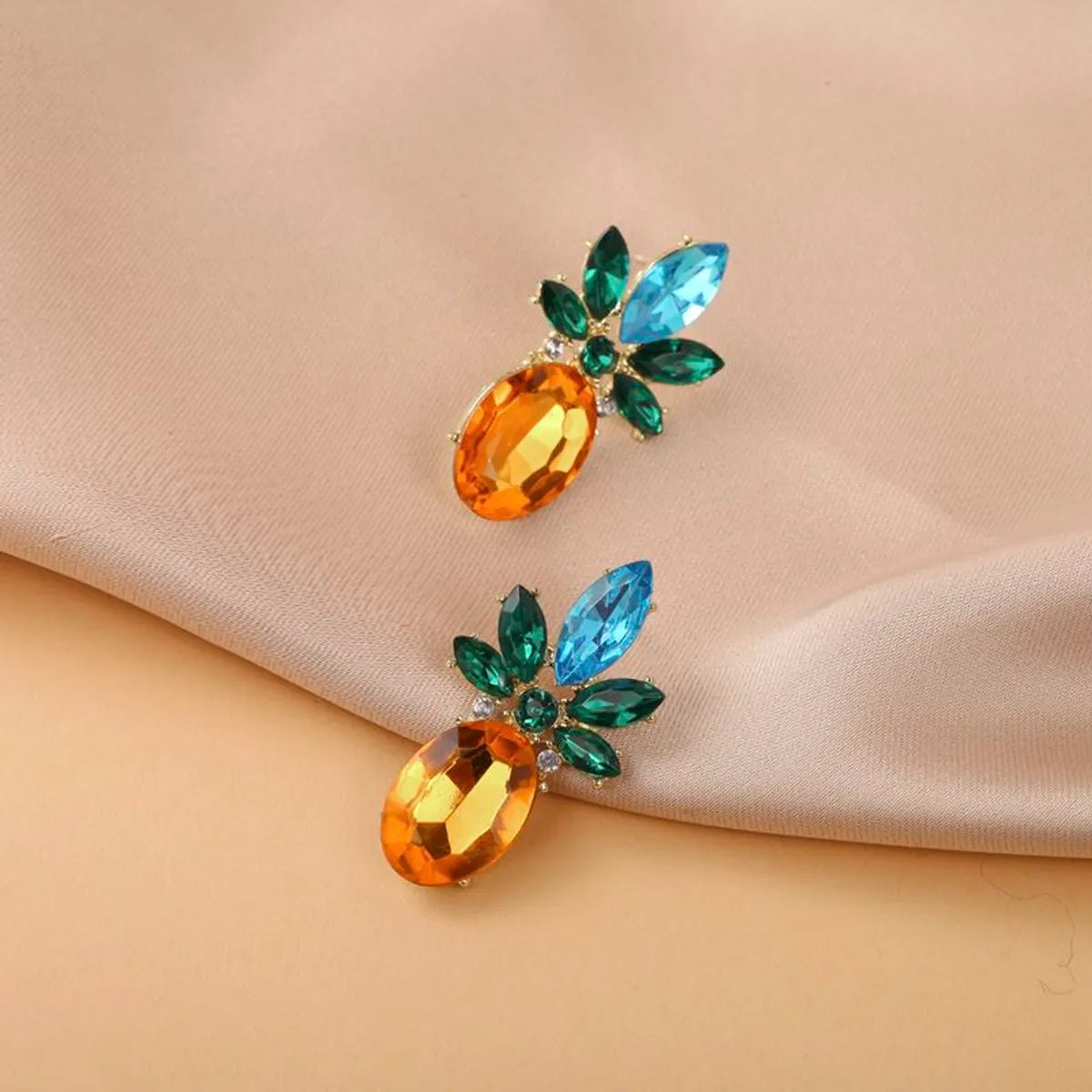 Simple Style Pineapple Alloy Inlay Rhinestones Women's Ear Studs 1 Pair