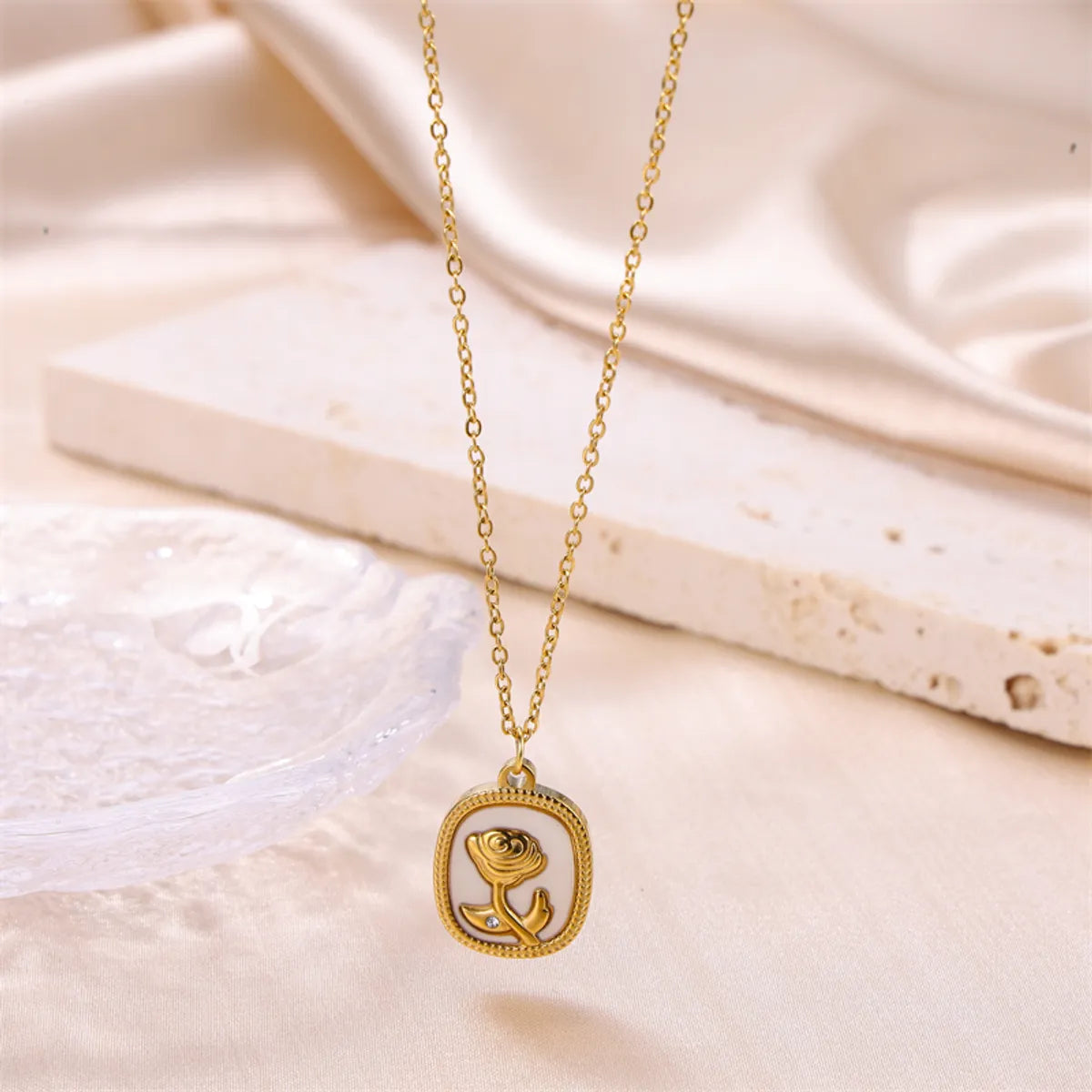 Simple Style Rose Stainless Steel Plating 18k Gold Plated Pendant Necklace