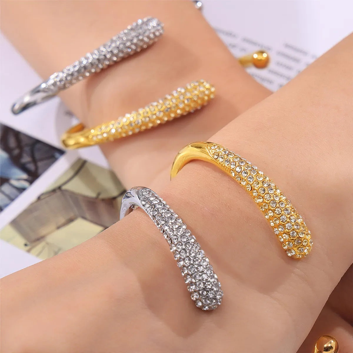 Simple Style Round 304 Stainless Steel Rhinestone 18K Gold Plated Rhinestones Bangle In Bulk