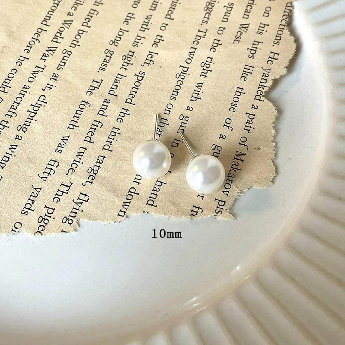 Simple Style Round Artificial Pearl Silver Needle Patchwork Women'S Ear Studs