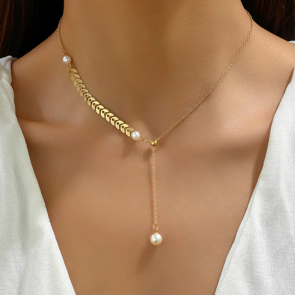 Simple Style Round Alloy Chain Artificial Pearls Women'S Pendant Necklace