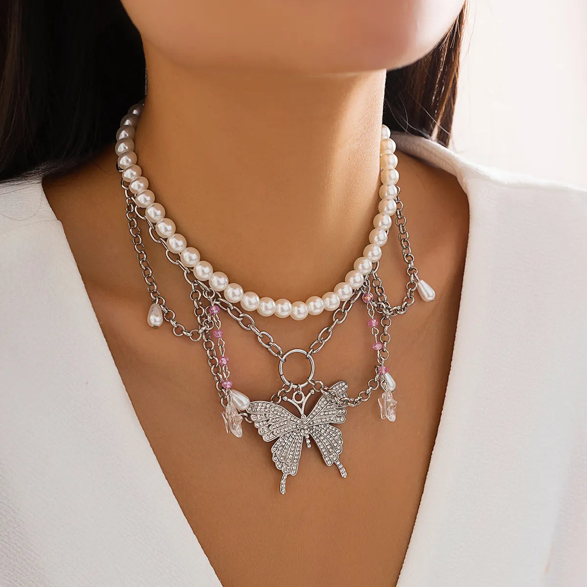 Simple Style Round Butterfly Imitation Pearl Alloy Iron Inlay Rhinestones Women's Pendant Necklace