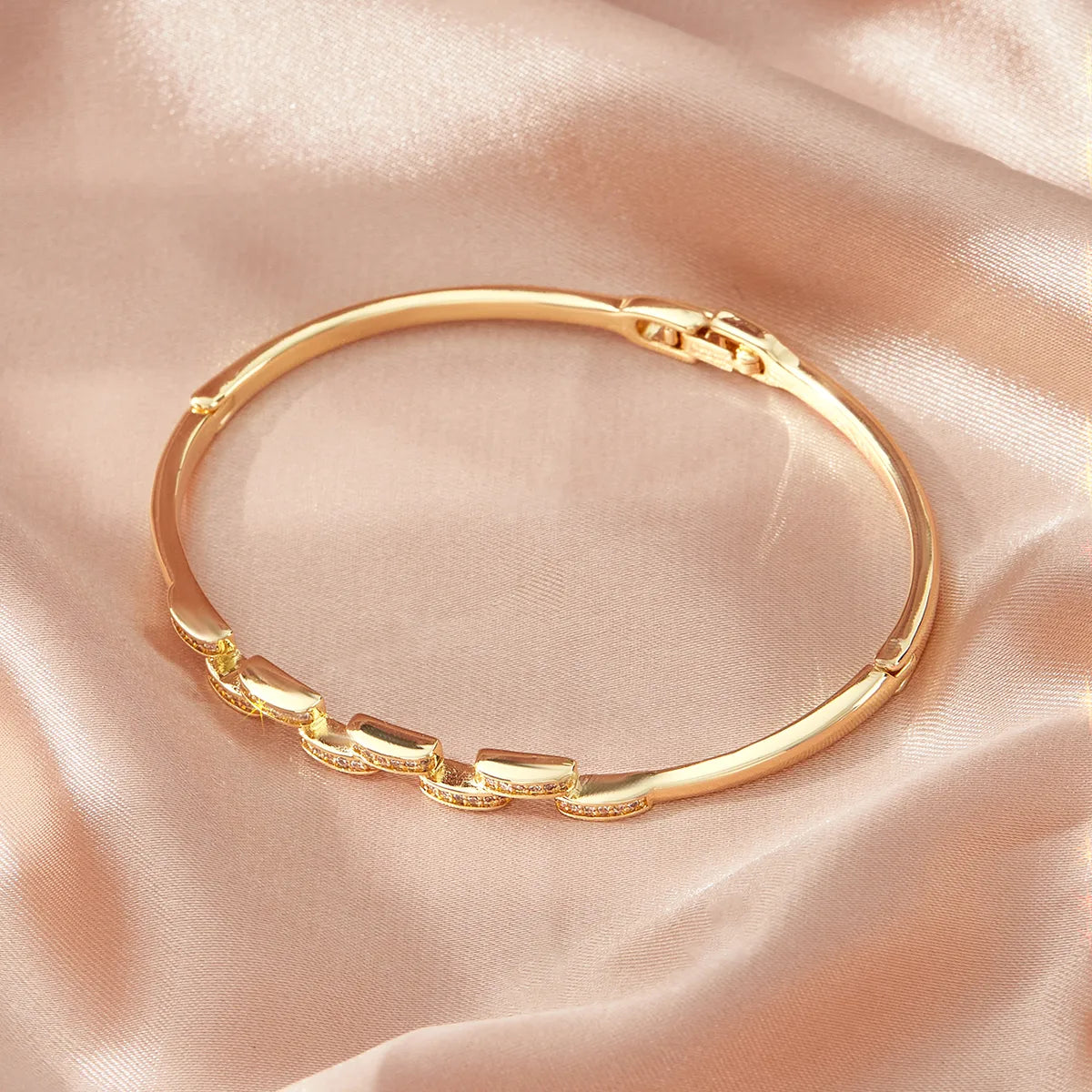 Simple Style Round Copper Inlay Zircon Bangle