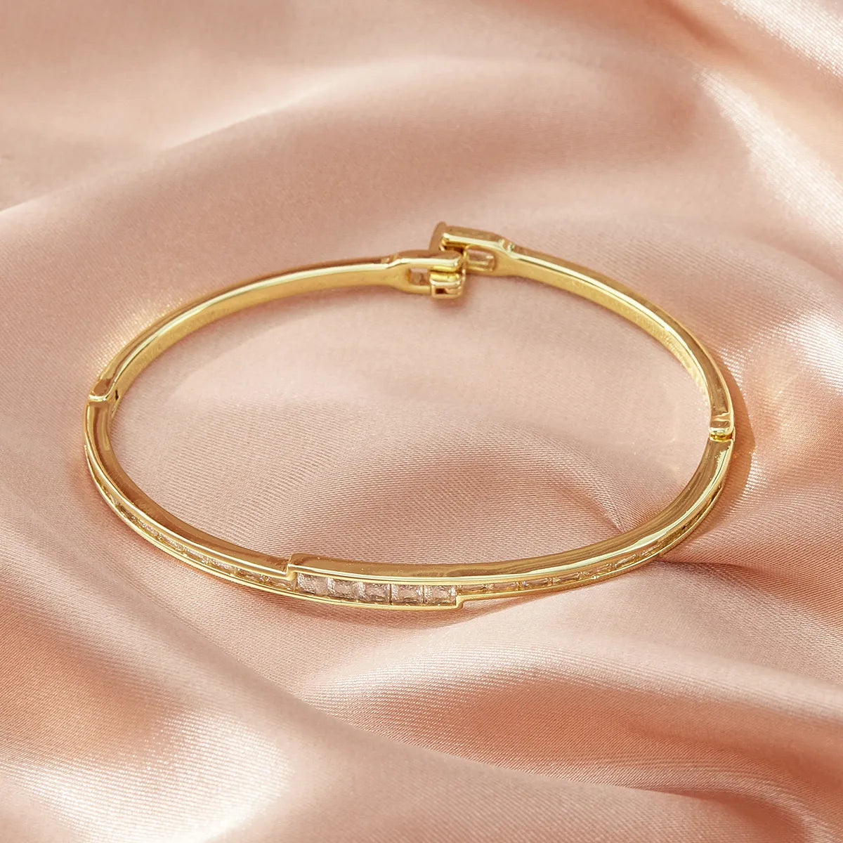 Simple Style Round Copper Inlay Zircon Bangle