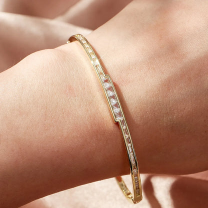 Simple Style Round Copper Inlay Zircon Bangle