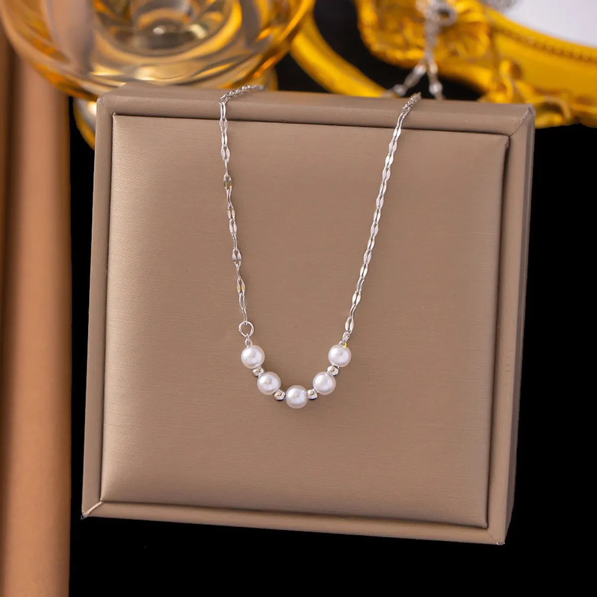 Simple Style Round Flower Imitation Pearl Titanium Steel Plating Necklace