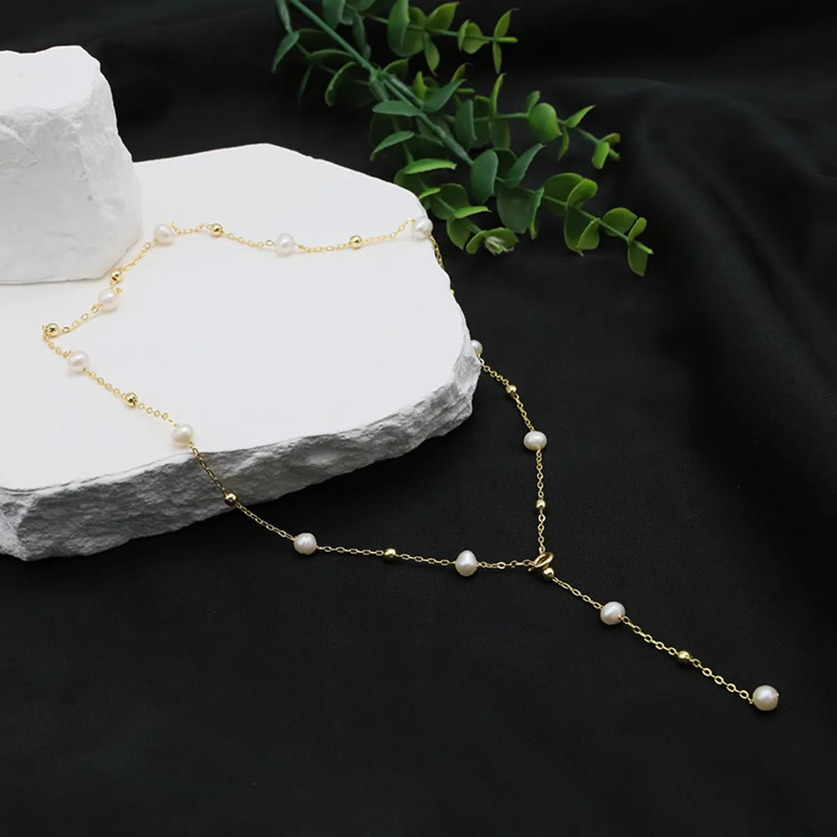 Simple Style Round Freshwater Pearl Copper Plating 18k Gold Plated Necklace