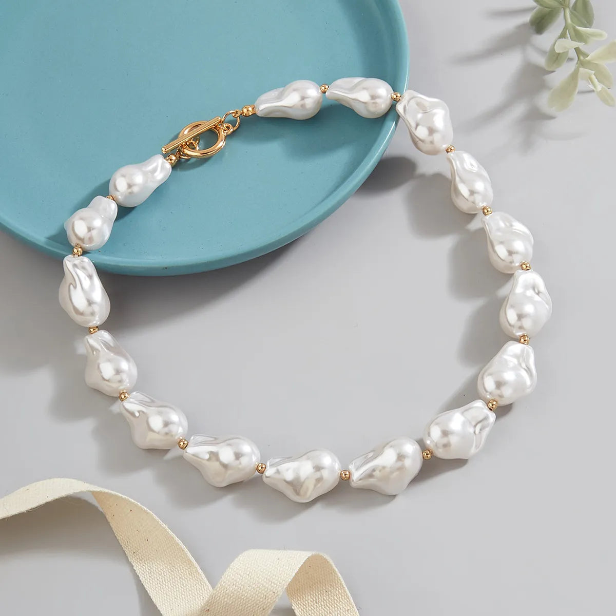 Simple Style Round Imitation Pearl Wholesale Choker