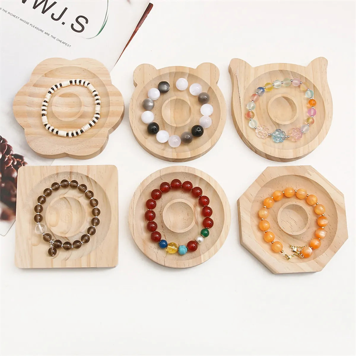 Simple Style Round Solid Wood Jewelry Display