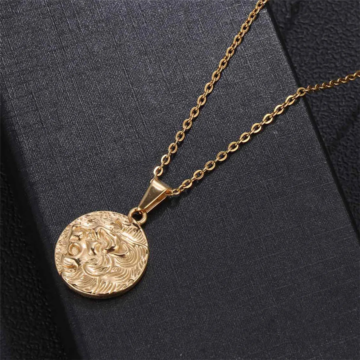 Simple Style Round Stainless Steel Polishing Pendant Necklace