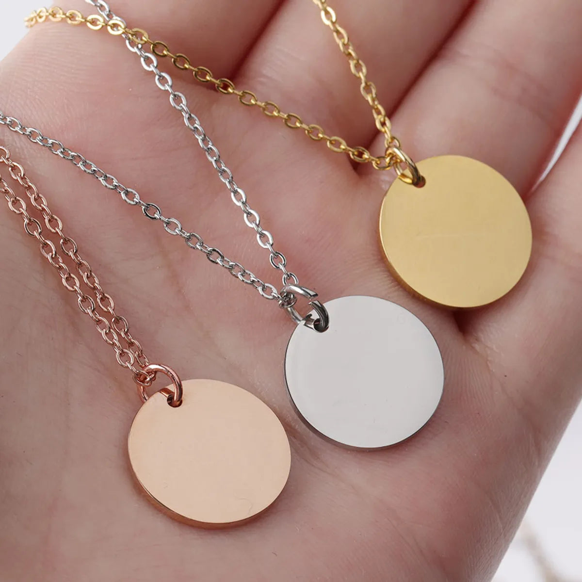 Simple Style Round Stainless Steel Polishing Pendant Necklace