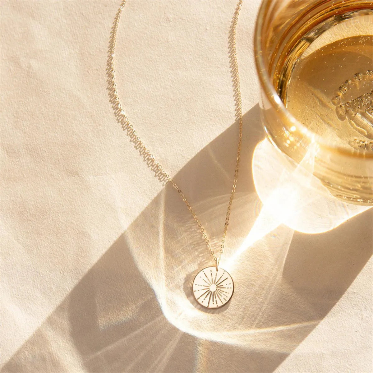 Simple Style Round Sun Stainless Steel Plating 18k Gold Plated Pendant Necklace Long Necklace