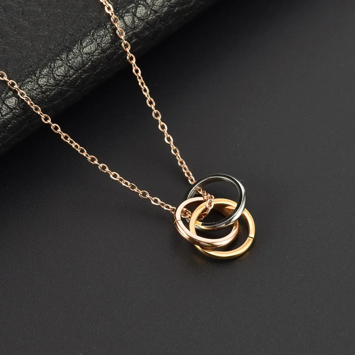 Simple Style Round Titanium Steel Pendant Necklace