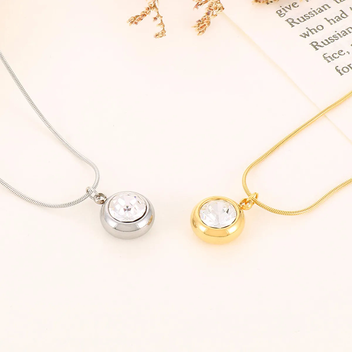 Simple Style Round Titanium Steel Plating Inlay Rhinestones Gold Plated Pendant Necklace