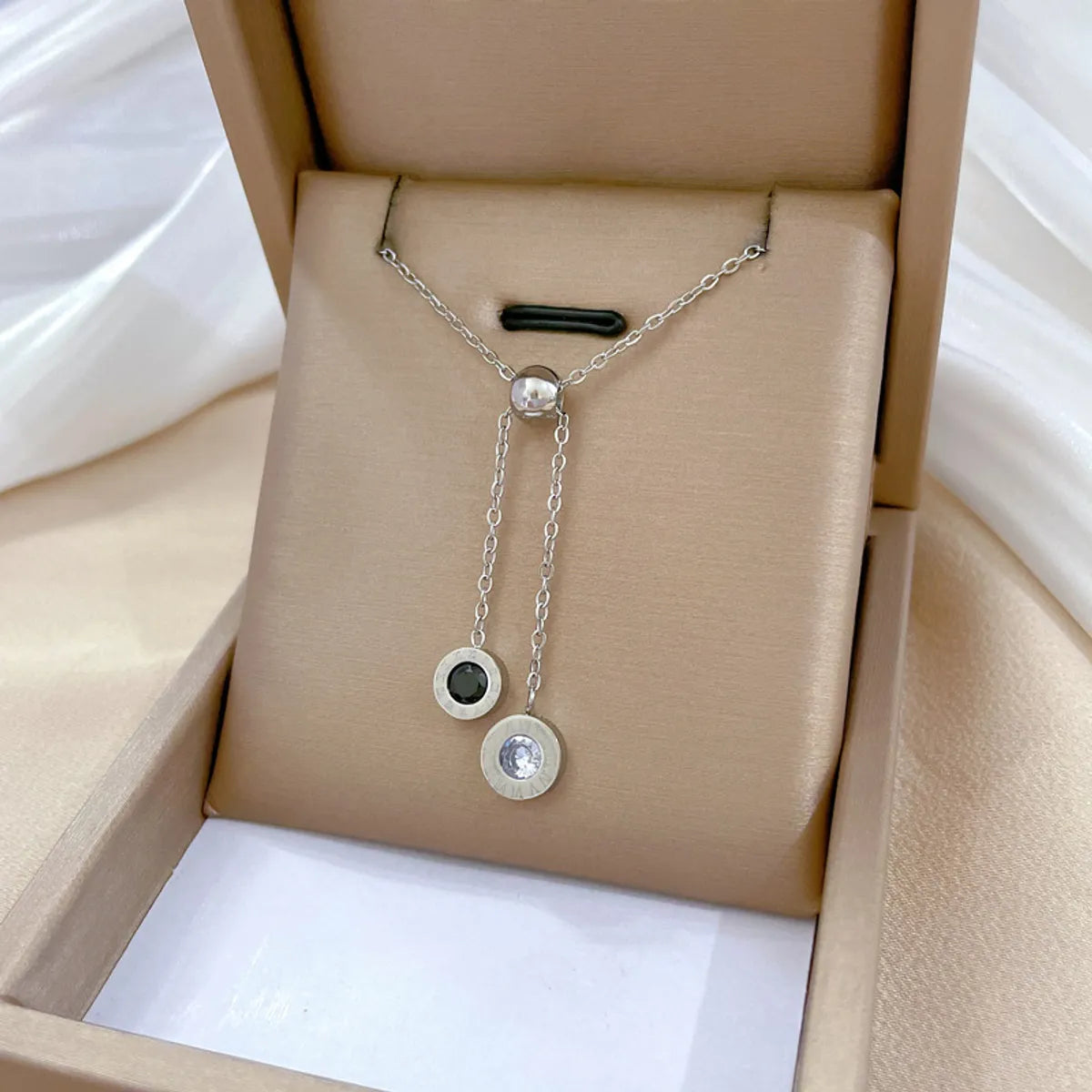 Simple Style Round Titanium Steel Plating Inlay Rhinestones Necklace