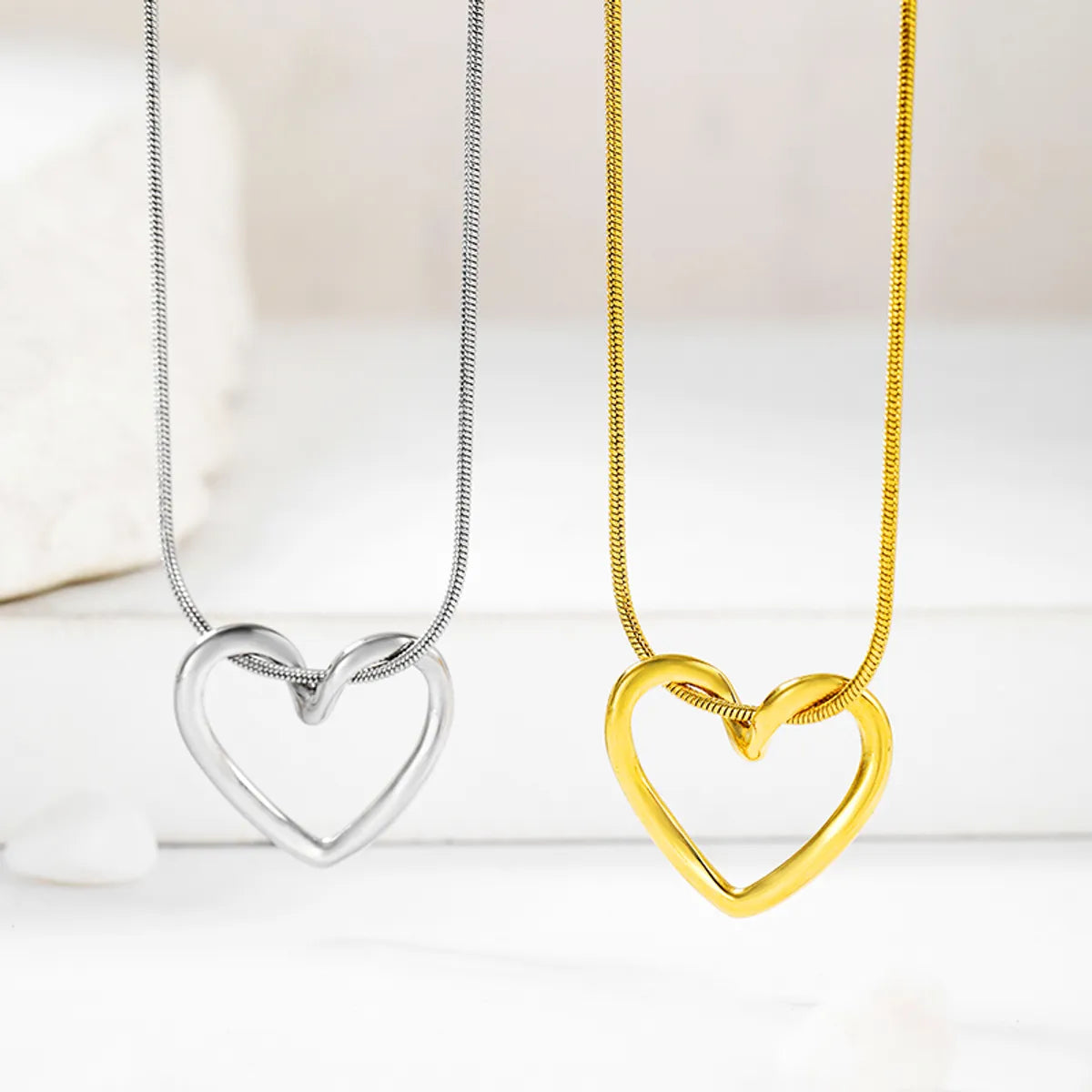 304 Stainless Steel Simple Style Shiny Polishing Plating Heart Shape Pendant Necklace