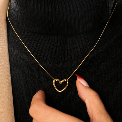 304 Stainless Steel Simple Style Shiny Polishing Plating Heart Shape Pendant Necklace